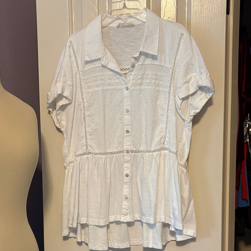 Lucky Brand White Button-Up Eyelet Trim Blouse